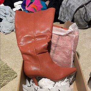 Elegant wide calf Women's Boots